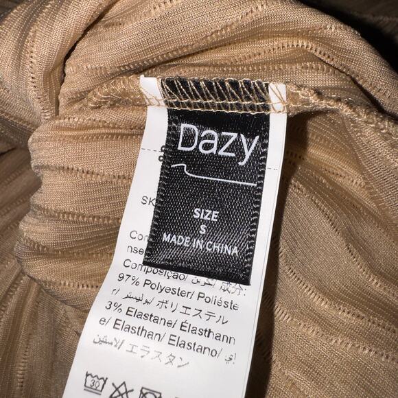 DAZY Tan Textured Long Sleeve Top women’s Size Small - Picture 8 of 9